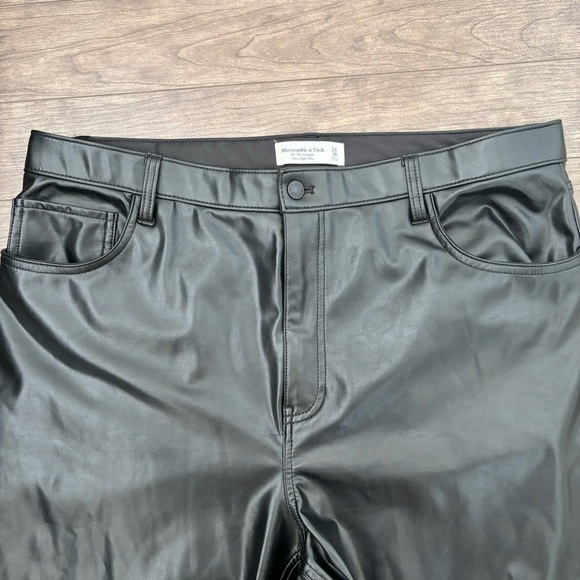 40. Abercrombie & Fitch Vegan Leather 90s Straight Pant - Picture 3 of 7